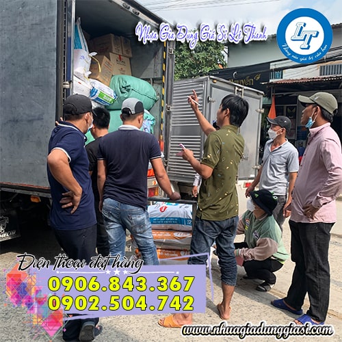 Hoạt động giao nhận hàng hóa mỗi sáng