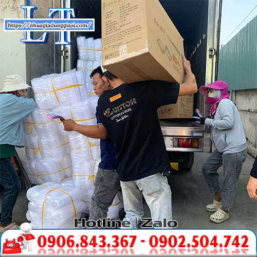 Hộp nhựa đựng bánh bông lan giao tận nơi Hộp nhựa đựng bánh bông lan giao tận nơi