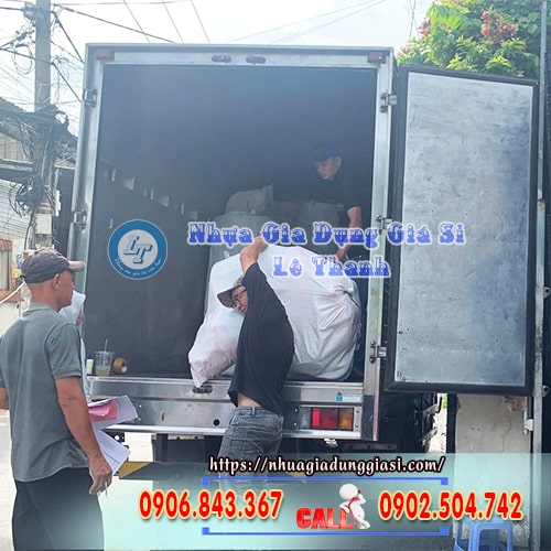 Hộp nhựa đựng khăn giấy giao hàng nhanh Hộp nhựa đựng khăn giấy giao hàng nhanh