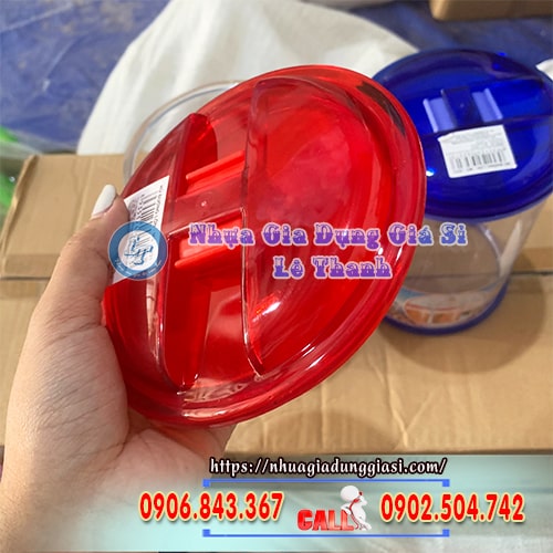 Hũ nhựa tròn trong suốt thiết kế nắp đậy kín chắc Hũ nhựa tròn trong suốt thiết kế nắp đậy kín chắc