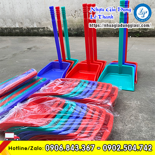 Ky nhựa hốt rác cán dài dễ sử dụng Ky nhựa hốt rác cán dài dễ sử dụng