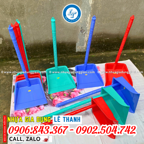 Ky rác nhựa cán dài Ky rác nhựa cán dài