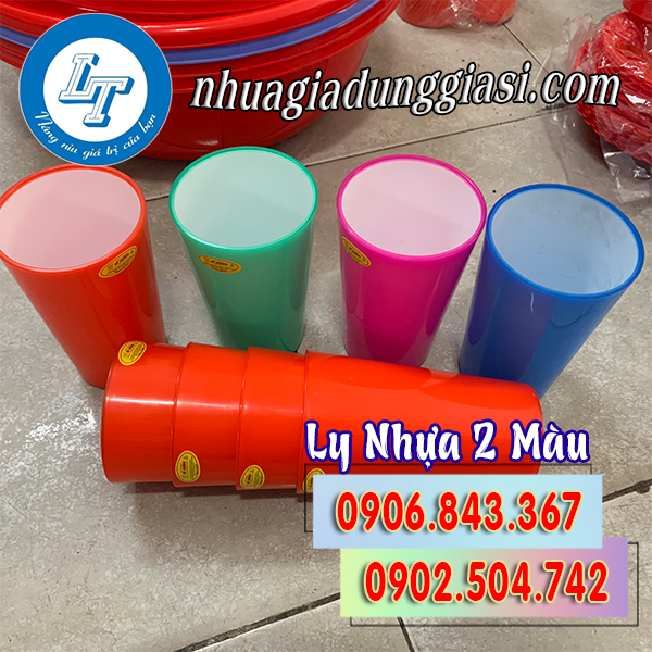Ly nhựa 2 màu cao giá sỉ