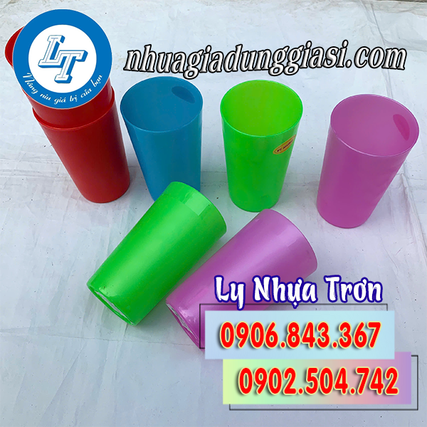 Ly nhựa trơn giá rẻ