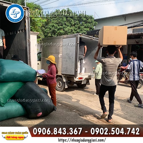 Ly nhựa uống nước giao hàng nhanh chóng Ly nhựa uống nước giao hàng nhanh chóng