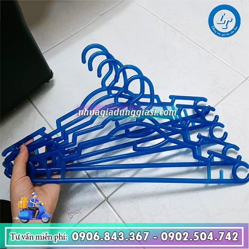 Móc nhựa treo quần áo bo viền sắc sảo