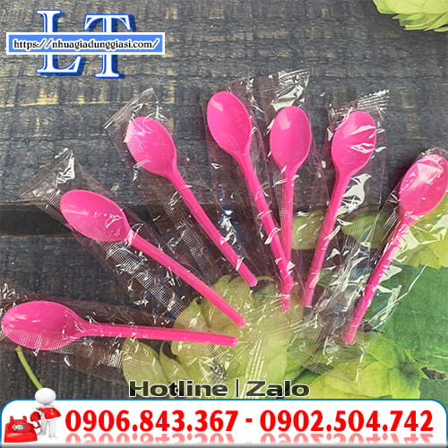 Muỗng nhựa bọc màng nhỏ Muỗng nhựa bọc màng nhỏ