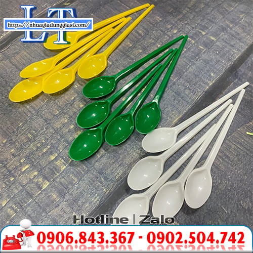 Muỗng nhựa dài 20cm dùng 1 lần Muỗng nhựa dài 20cm dùng 1 lần
