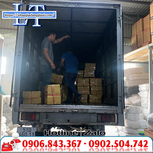Muỗng nhựa dài 20cm giao hàng tận nơi Muỗng nhựa dài 20cm giao hàng tận nơi