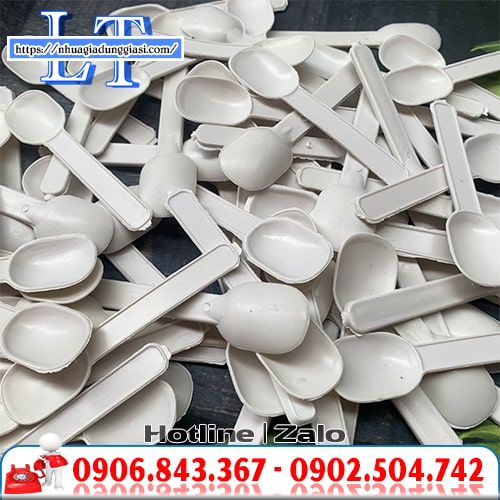 Muỗng nhựa nhỏ dẻo dai Muỗng nhựa nhỏ dẻo dai
