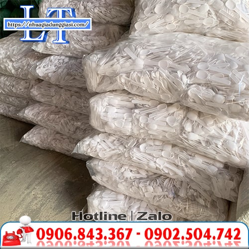 Muỗng nhựa nhỏ giá sỉ rẻ dùng 1 lần tiện lợi Muỗng nhựa nhỏ giá sỉ rẻ dùng 1 lần tiện lợi