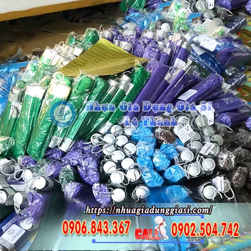 Ô dù cầm tay thiết kế gấp gọn tiện lợi Ô dù cầm tay thiết kế gấp gọn tiện lợi