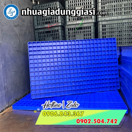 Pallet nhựa kê hàng mặt bít Pallet nhựa kê hàng mặt bít