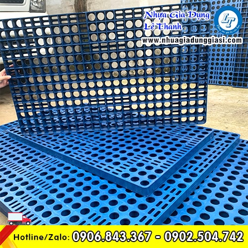 Pallet nhựa lót sàn độ bền cao chịu va đập tốt