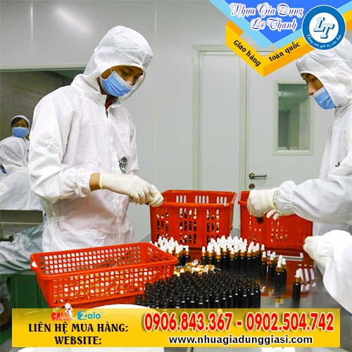 Rổ nhựa chữ nhật đựng chai lọ mỹ phẩm các loại