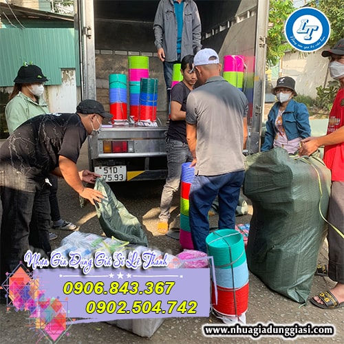 Rổ nhựa chữ nhật giao hàng miễn phí Rổ nhựa chữ nhật giao hàng miễn phí