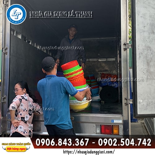 Rổ nhựa có chân giao hàng nhanh Rổ nhựa có chân giao hàng nhanh