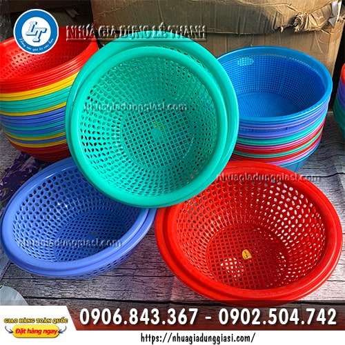 Rổ nhựa có chân nhiều màu Rổ nhựa có chân nhiều màu