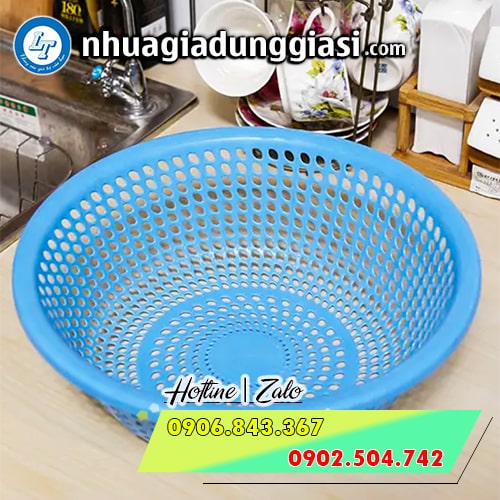 Rổ nhựa đựng rau củ thiết kế lỗ nhỏ trải đều
