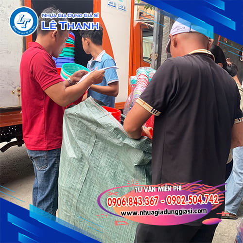 Sọt nhựa có quai xách giao hàng nhanh Sọt nhựa có quai xách giao hàng nhanh