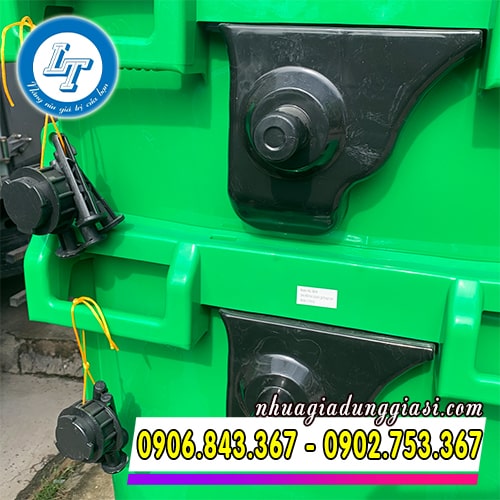 Tay cầm dày dặn độ hoàn thiện cao