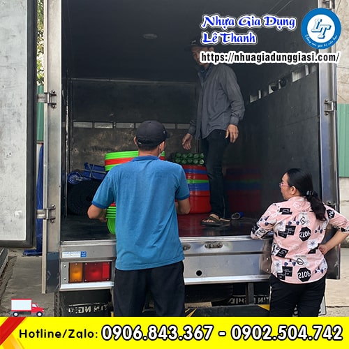 Thau rổ nhựa có nắp đậy giao tận nơi Thau rổ nhựa có nắp đậy giao tận nơi