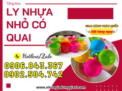 Ly nhựa nhỏ có quai giá sỉ nhiều màu sắc