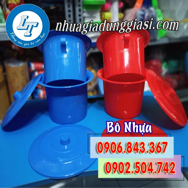 BÔ NHỰA