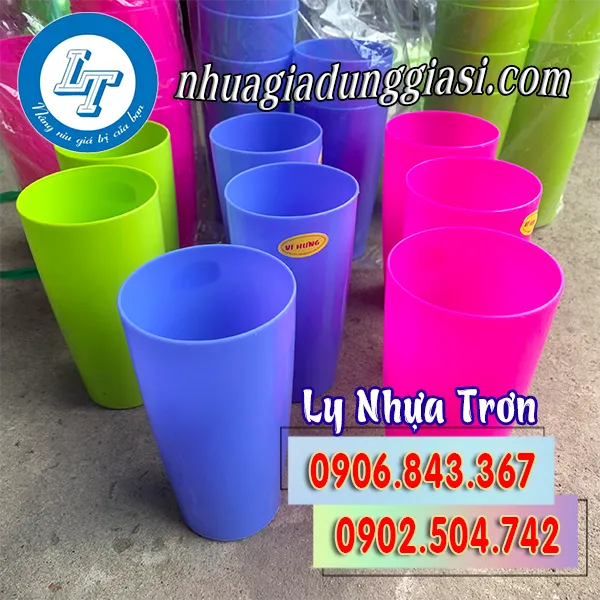 LY NHỰA TRƠN