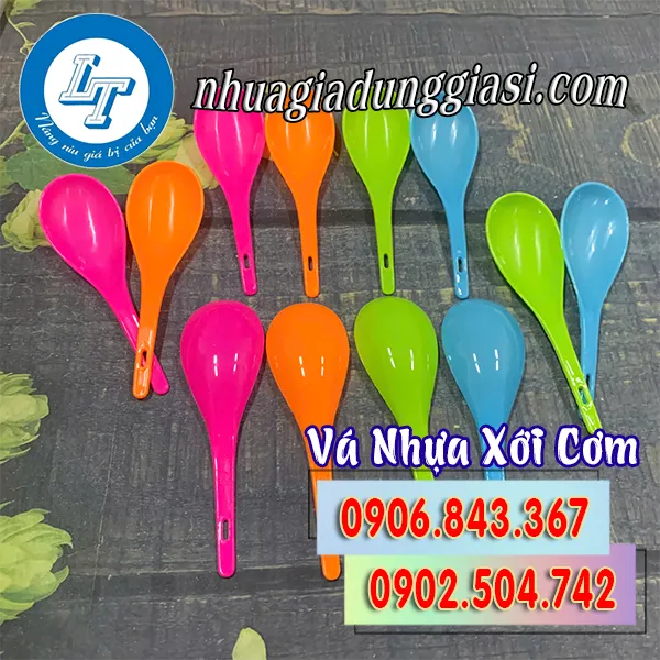 VÁ NHỰA XỚI CƠM