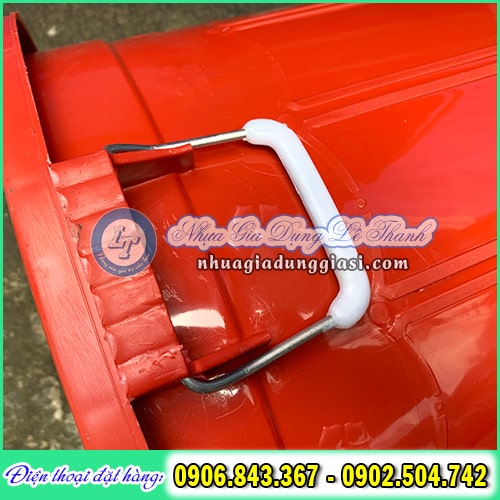 Thùng nhựa tròn quai cầm bọc nhựa hỗ trợ việc di chuyển