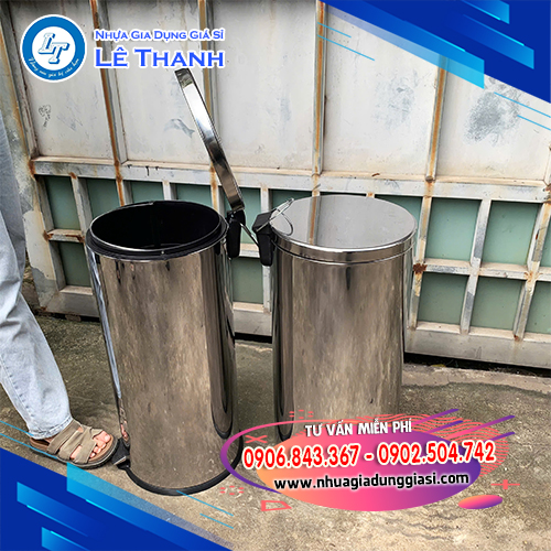 Thùng rác đạp chân tiện lợi Thùng rác đạp chân tiện lợi