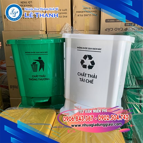 Thùng rác gia đình đạp chân Thùng rác gia đình đạp chân