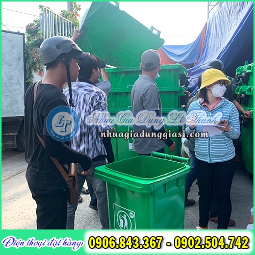Thùng rác nhựa giao nhanh