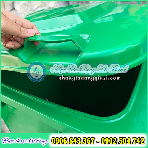 Thùng rác nhựa thiết kế tay cầm phần nắp