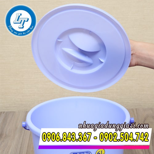 Xô nhựa có nắp đậy kín chắc Xô nhựa có nắp đậy kín chắc