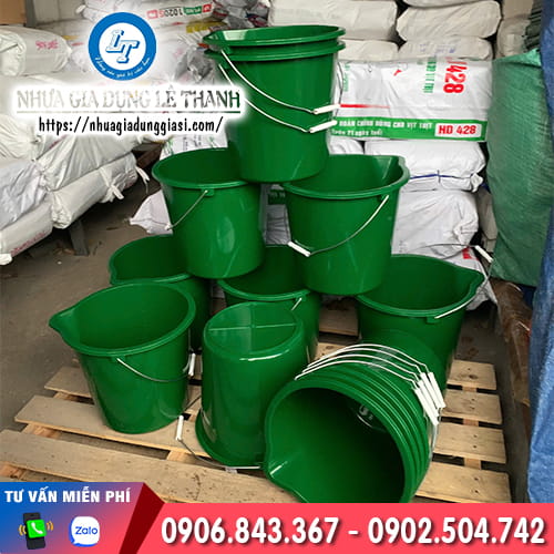 Xô nhựa pha thuốc có quai xách Xô nhựa pha thuốc có quai xách