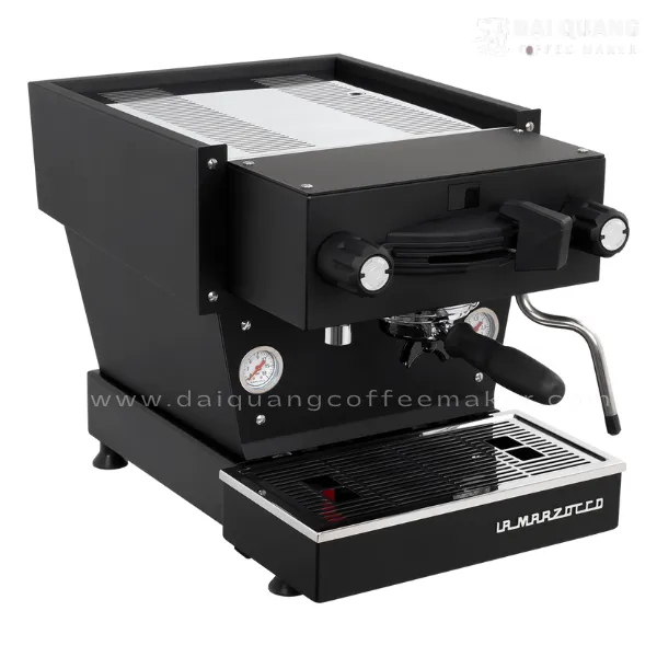 Phiên bản Linea Mini R màu đen – đậm chất chuyên nghiệp, tối giản và đầy mạnh mẽ.