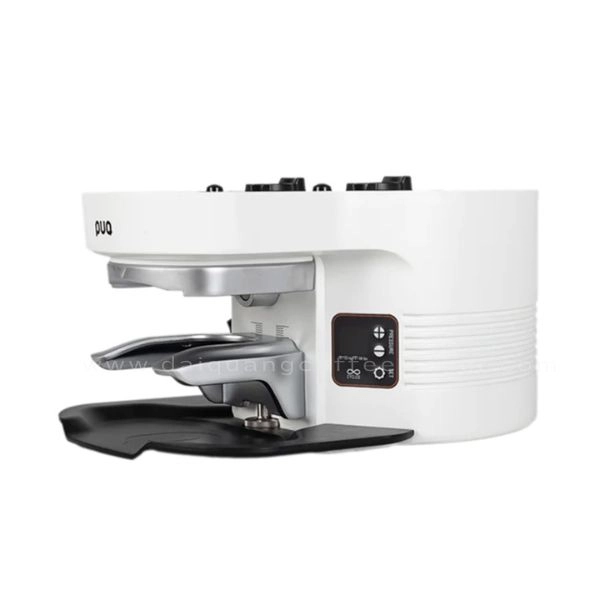 Mặt bên PUQPRESS M4 với màn hình cảm ứng, thao tác cực kỳ dễ dàng cho barista mới vào nghề