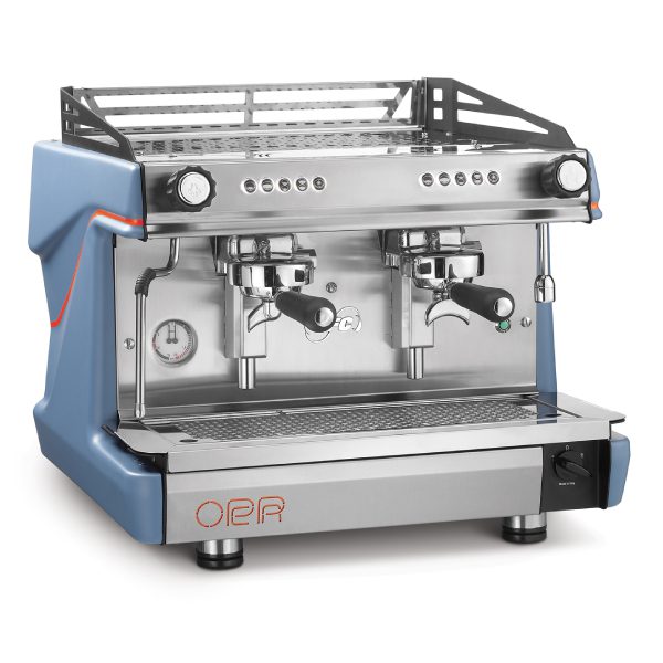 Mặt trước máy BFC Royal Opera 5 2GR với 2 vòi chiết suất và hệ thống vòi hơi tiện lợi, tối ưu hiệu suất pha chế