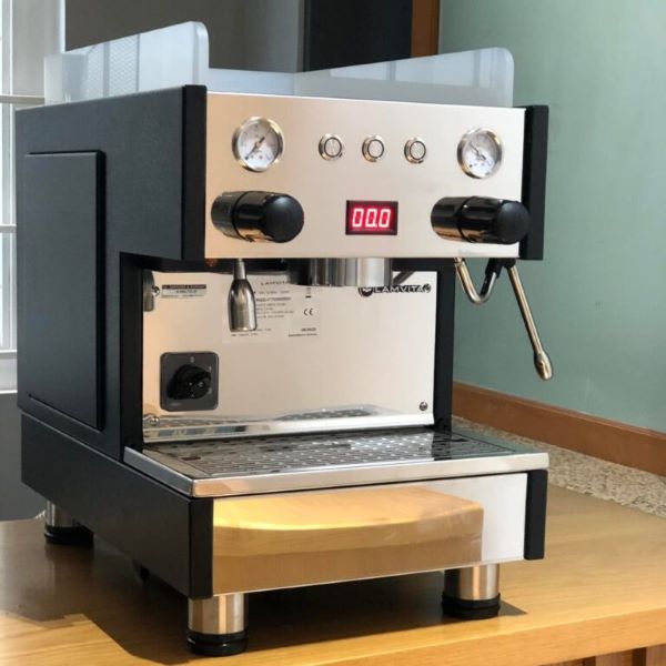 Chế độ ủ pre-infusion là tính năng nổi bật của máy pha cà phê Lamvita Steam