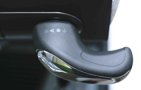 Cần gạt C-Lever độc quyền trên Máy pha cà phê Rancilio Classe 5 USB 2 Group