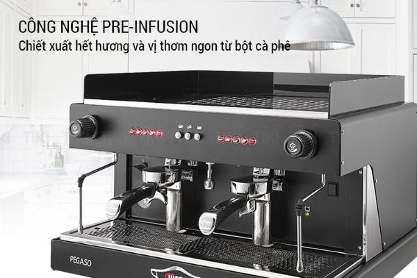 Máy pha cà phê Wega Pegaso EVD 2 group được tính hợp công nghệ Pre-infusion mà ít máy pha cà phê có