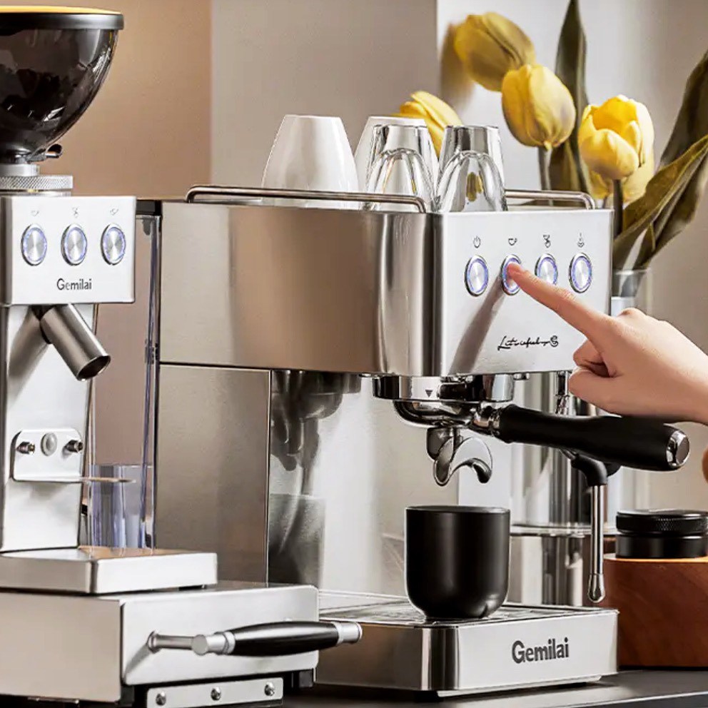 Máy pha cafe Gemilai 3005e thiết kế nhỏ gọn và tinh tế