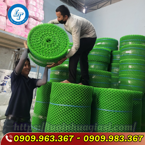 LƯỚI NHỰA RÀO VƯỜN NUÔI GÀ GIÁ SỈ CẠNH TRANH lưới nhựa mắt cáo màu xanh