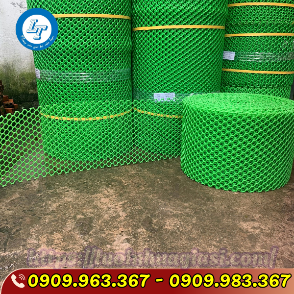 lưới nhựa mắt cáo màu xanh khổ nhỏ 30 cm lưới nhựa mắt cáo màu xanh khổ nhỏ 30 cm