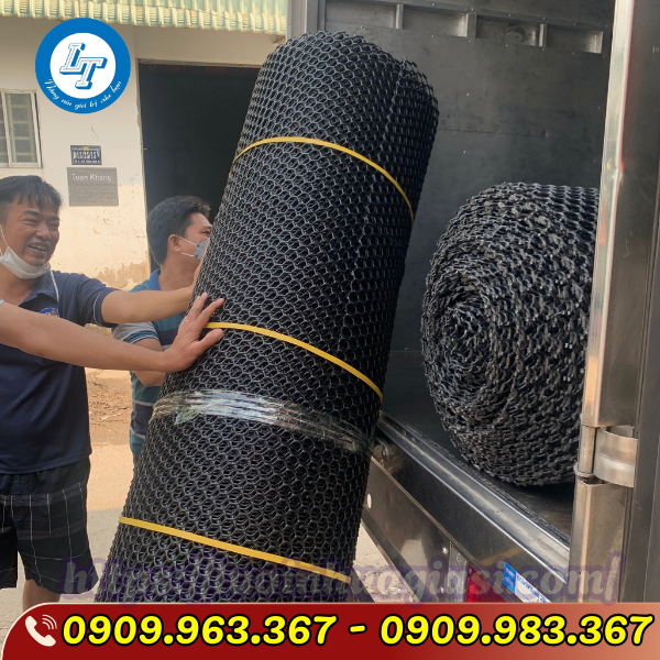 LƯỚI NHỰA MẮT CÁO KHỔ 2M NHIỀU MÀU GIÁ RẺ lưới nhựa mắt màu đen