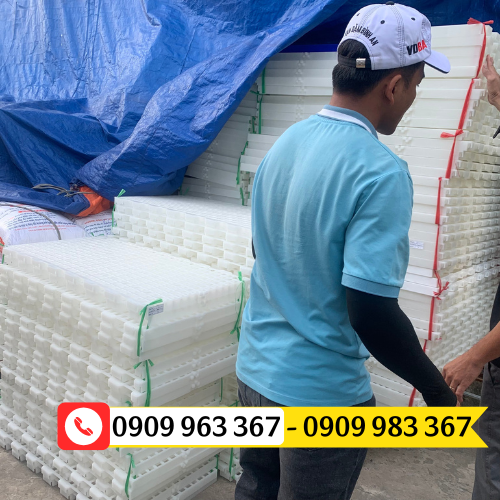 Bán sỉ tấm nhựa lót sàn chuồng trại chăn nuôi tấm sàn nhựa màu trắng