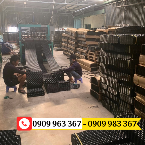 Cung cấp bầu ươm cây loại to giá rẻ cho nhà vườn sản xuất bầu ươm cây thông minh