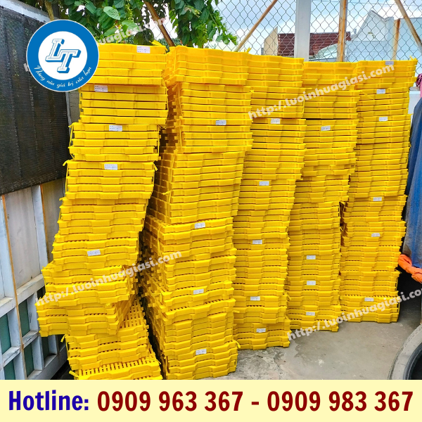 Bán giá rẻ tấm nhựa lót sàn màu vàng cao cấp loại 1 tấm sàn nhựa vàng